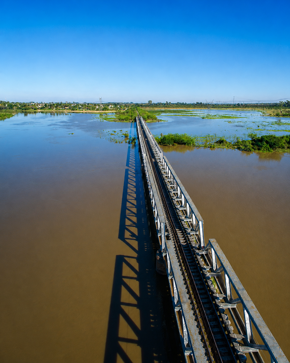 Puente ferroviario metálico